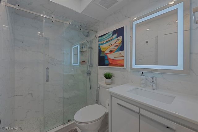 670 Broad AVE S J670, Naples, FL 34102