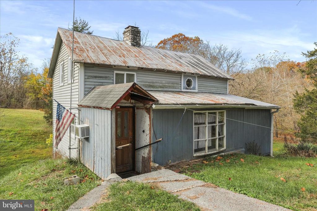 339 LOGANS RUN DR, Kearneysville, WV 25430