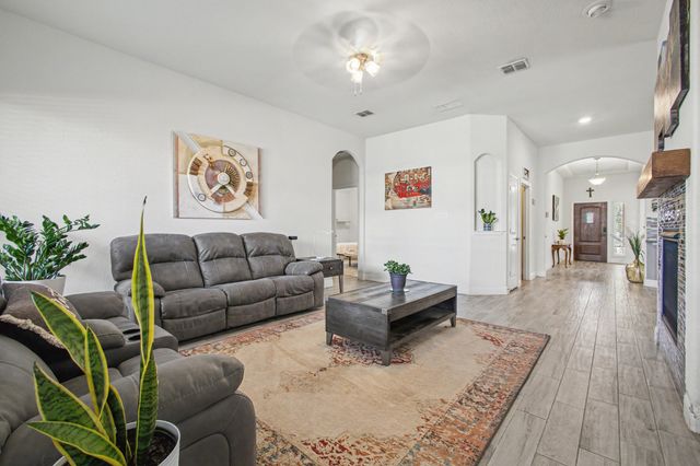 1400 Crossvine Drive, Anna, TX 75409