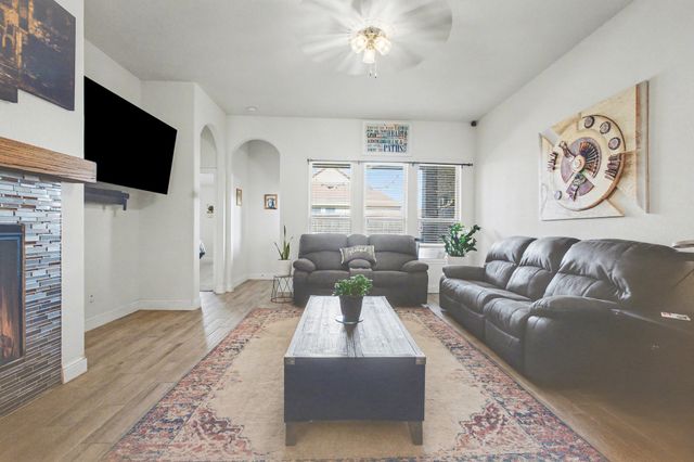 1400 Crossvine Drive, Anna, TX 75409