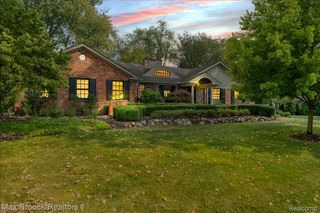 6287 Thorncrest Drive, Bloomfield Hills, MI 48301
