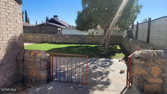 11960 King Guard Drive, El Paso, TX 79936