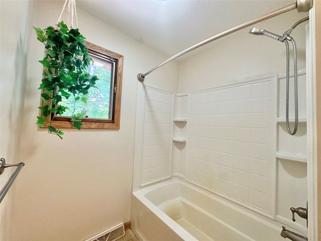 12150 LAY Road, Edinboro, PA 16412