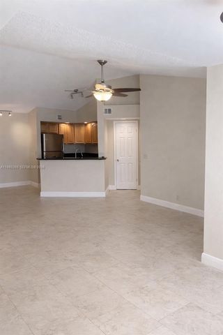 3410 N Pinewalk Dr N 827, Margate, FL 33063