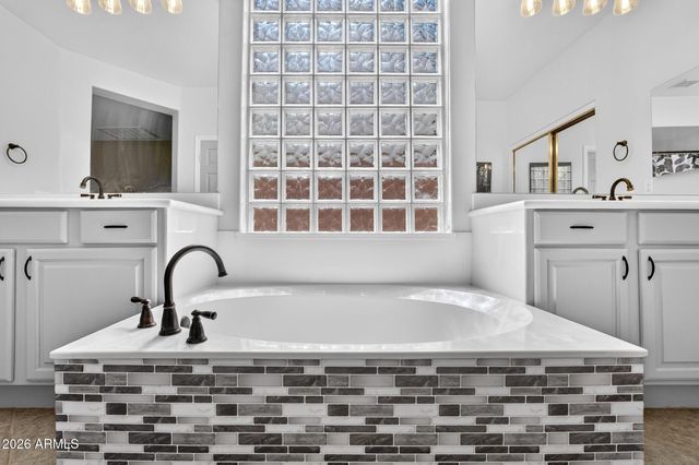 2355 E LA COSTA Place, Chandler, AZ 85249