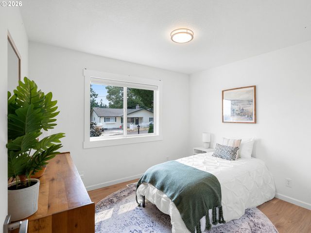 2043 CANEMAH St, West Linn, OR 97068
