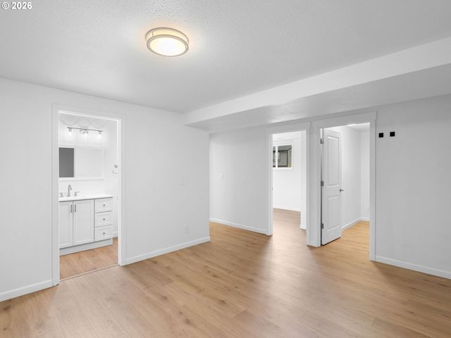 2043 CANEMAH St, West Linn, OR 97068