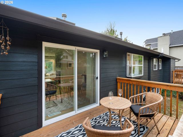 2043 CANEMAH St, West Linn, OR 97068