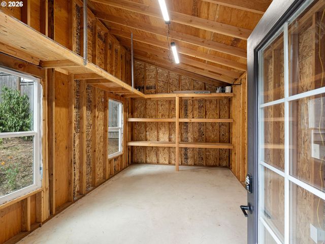 2043 CANEMAH St, West Linn, OR 97068