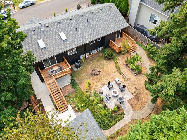2043 CANEMAH St, West Linn, OR 97068