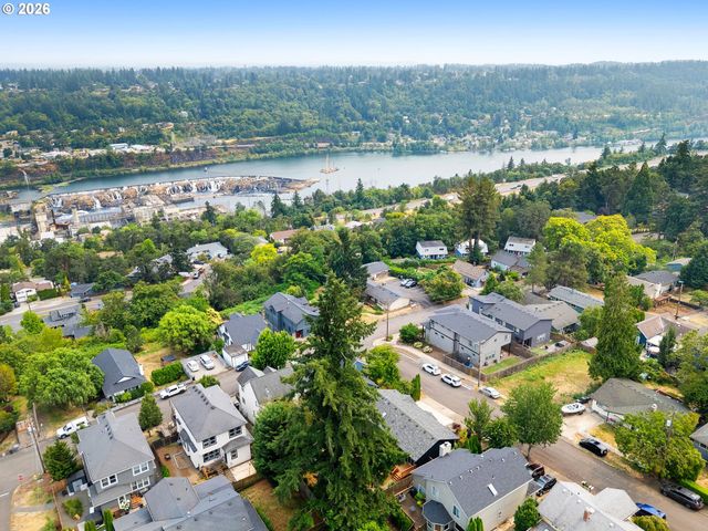 2043 CANEMAH St, West Linn, OR 97068