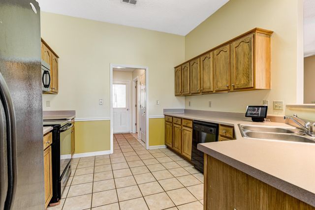 1313 HIDDEN RIDGE LN, Cordova, TN 38016