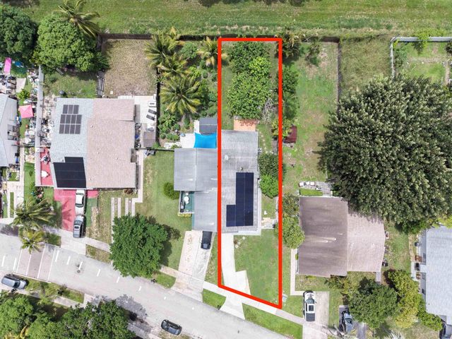 5088 NW 5TH Street, Delray Beach, FL 33445