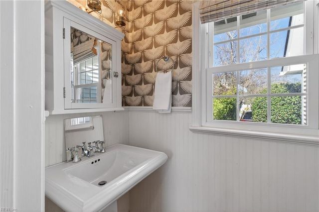 1207 Manchester AVE, Norfolk, VA 23508