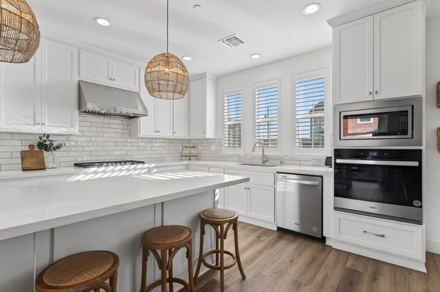 239 Bungalow Court, Marina, CA 93933