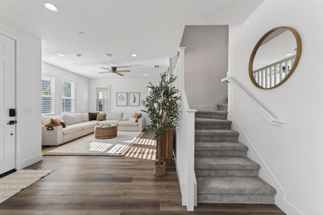 239 Bungalow Court, Marina, CA 93933