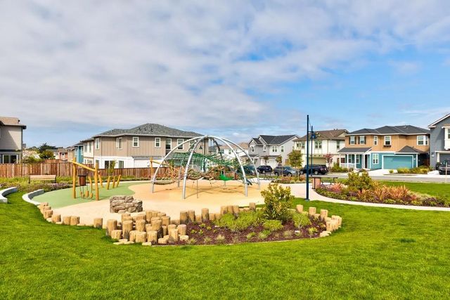 239 Bungalow Court, Marina, CA 93933