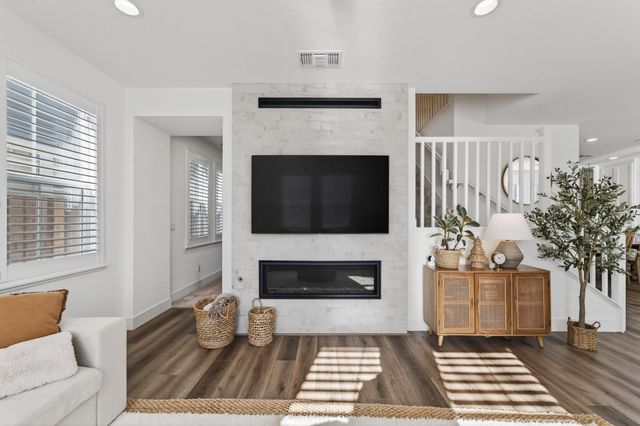 239 Bungalow Court, Marina, CA 93933