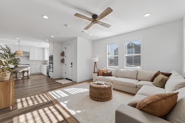 239 Bungalow Court, Marina, CA 93933