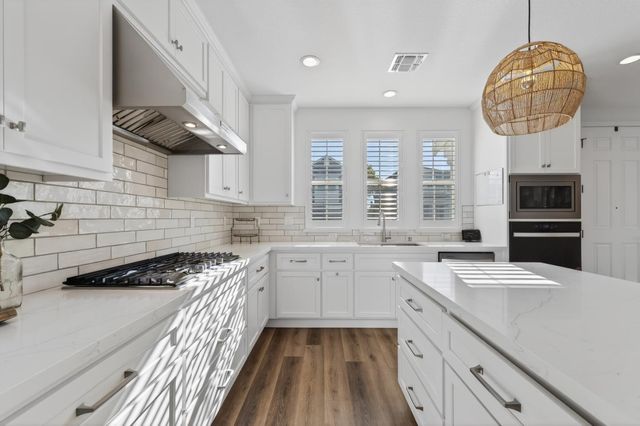 239 Bungalow Court, Marina, CA 93933