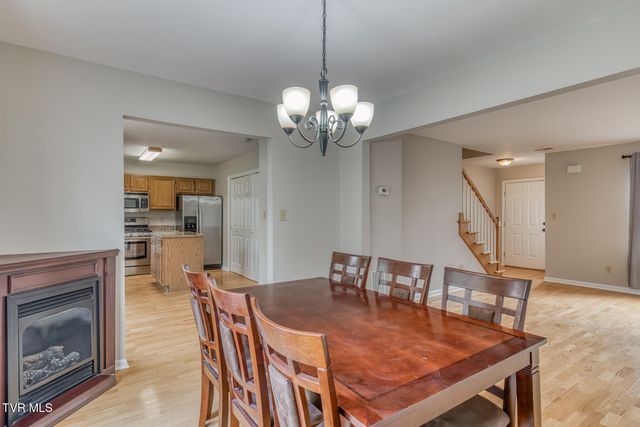 1725 West Lakeview Drive, 27, Johnson City, TN 37601