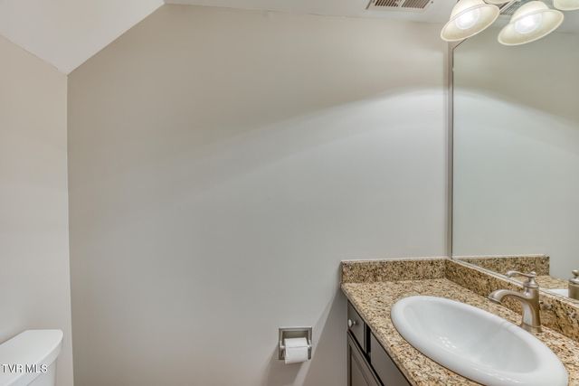 1725 West Lakeview Drive, 27, Johnson City, TN 37601