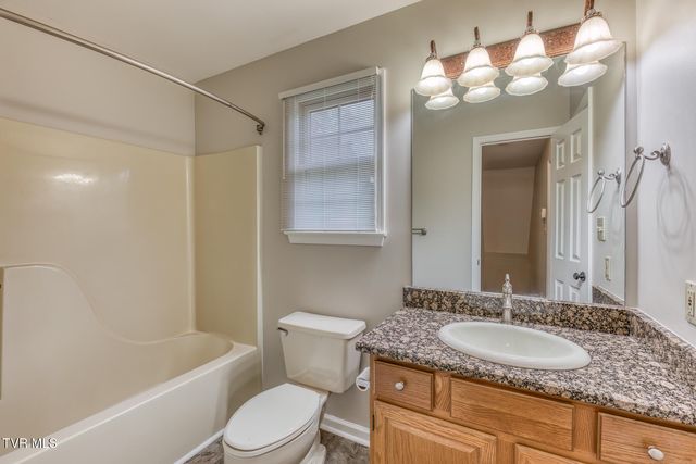 1725 West Lakeview Drive, 27, Johnson City, TN 37601