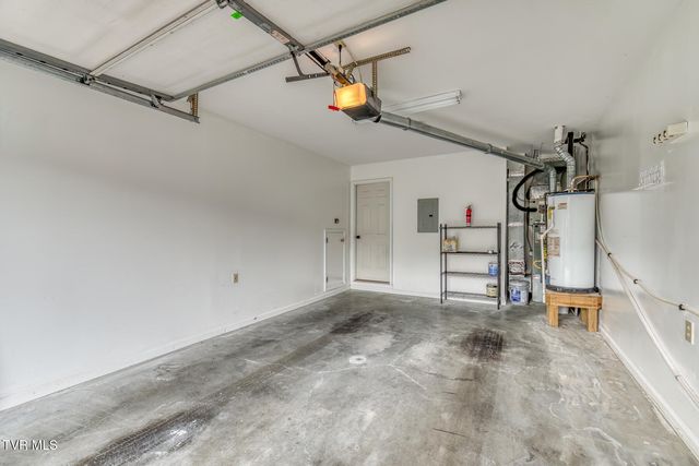 1725 West Lakeview Drive, 27, Johnson City, TN 37601