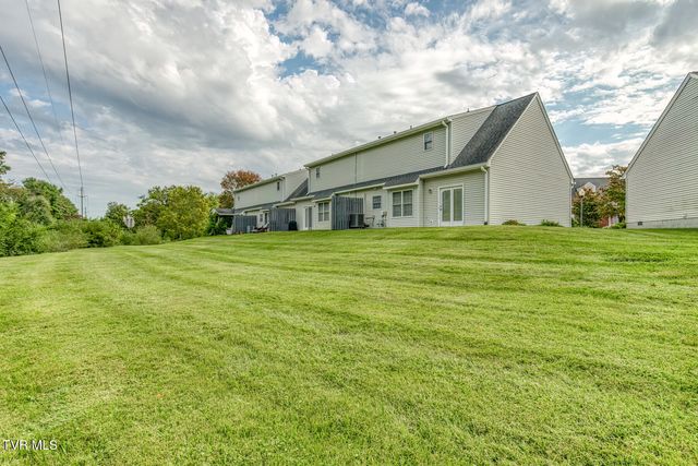 1725 West Lakeview Drive, 27, Johnson City, TN 37601