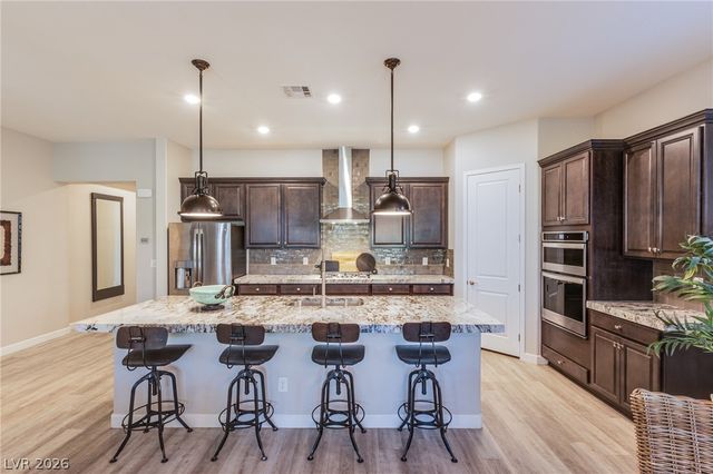 12329 Middle Creek Street, Las Vegas, NV 89138