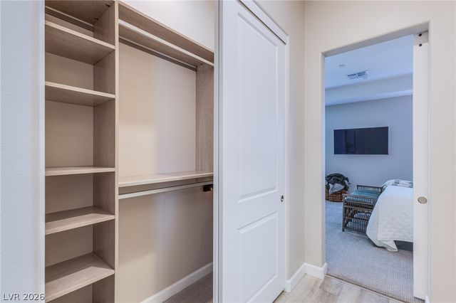 12329 Middle Creek Street, Las Vegas, NV 89138