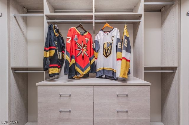 12329 Middle Creek Street, Las Vegas, NV 89138