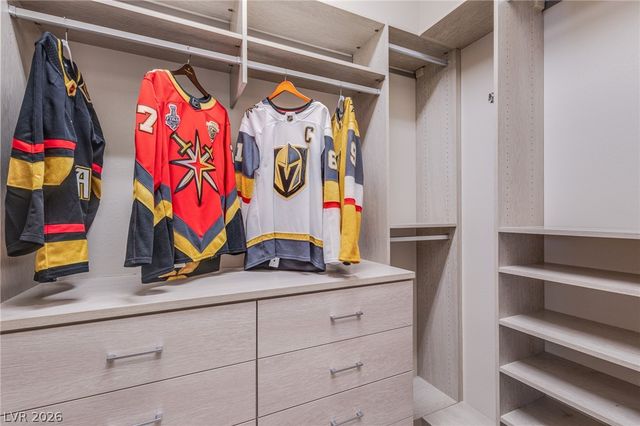 12329 Middle Creek Street, Las Vegas, NV 89138