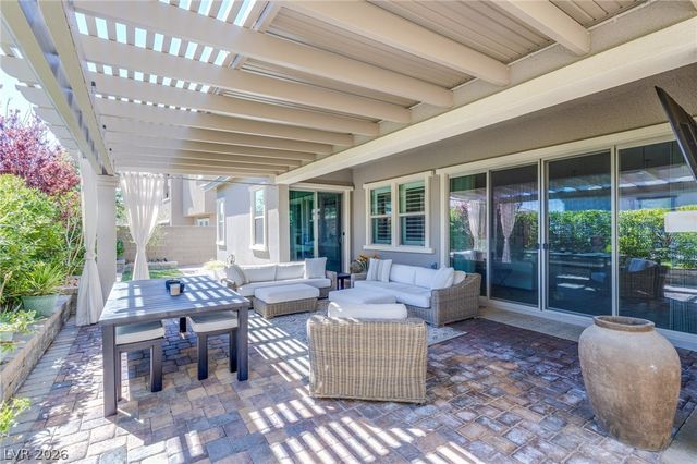 12329 Middle Creek Street, Las Vegas, NV 89138