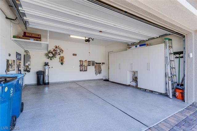 12329 Middle Creek Street, Las Vegas, NV 89138