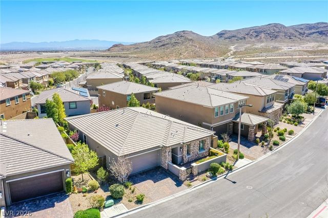 12329 Middle Creek Street, Las Vegas, NV 89138