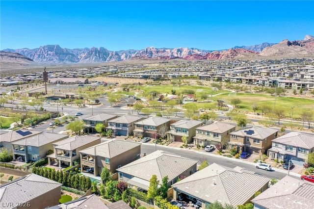 12329 Middle Creek Street, Las Vegas, NV 89138