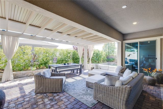 12329 Middle Creek Street, Las Vegas, NV 89138