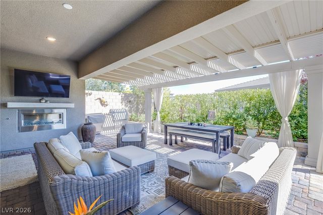 12329 Middle Creek Street, Las Vegas, NV 89138