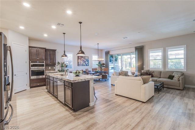 12329 Middle Creek Street, Las Vegas, NV 89138