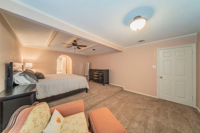 1804 Lincolnshire Drive, Bedford, TX 76021