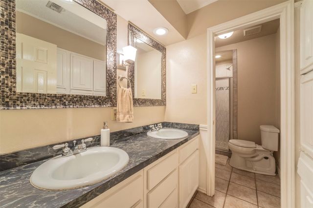 1804 Lincolnshire Drive, Bedford, TX 76021