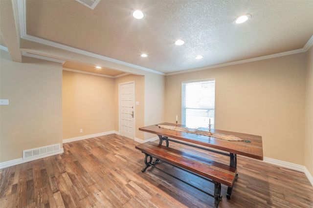 1804 Lincolnshire Drive, Bedford, TX 76021