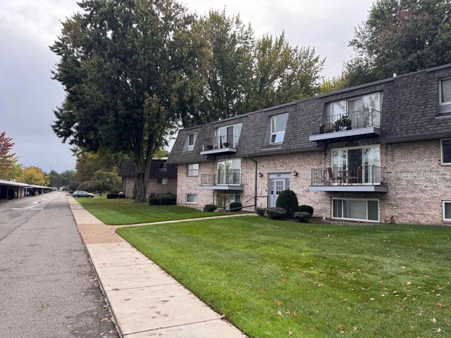 202 Provincial Court 94, Saginaw, MI 48638