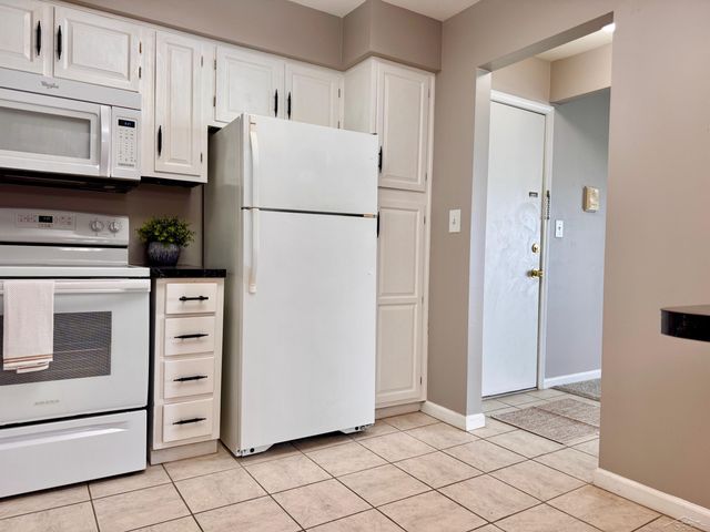 202 Provincial Court 94, Saginaw, MI 48638