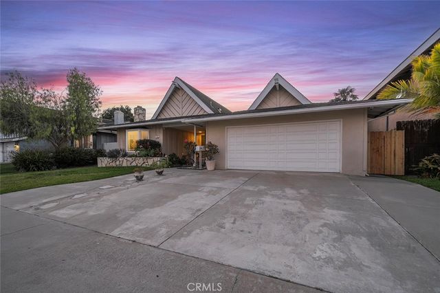 17341 Almelo Lane, Huntington Beach, CA 92649