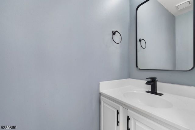 255 Resnik Court, Franklin Twp., NJ 08873