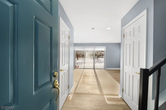 255 Resnik Court, Franklin Twp., NJ 08873