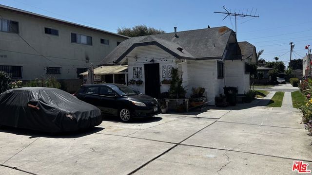 313 W Buckthorn Street, Inglewood, CA 90301