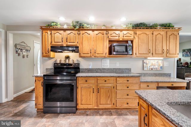 13503 APPLE HARVEST DR, Martinsburg, WV 25403